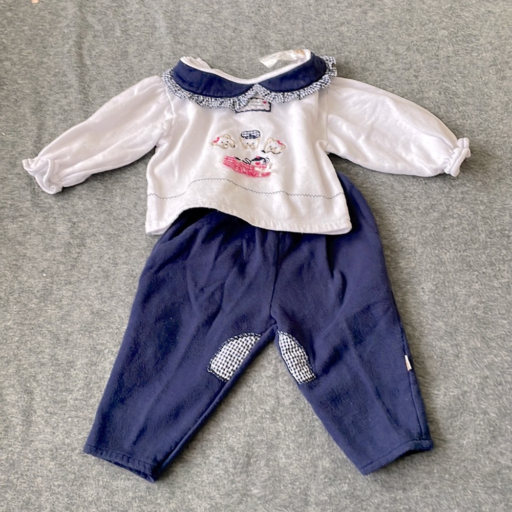 3/ $15 🌸 2 piece teddy bear shirt & pant set, size 24 months